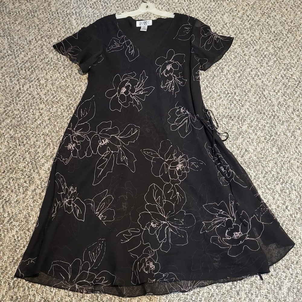 WOMAN'S 100% silk lined ALFANI DRESS